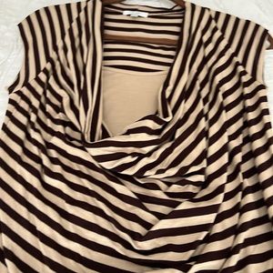 Very cute brown stripe cache shirt